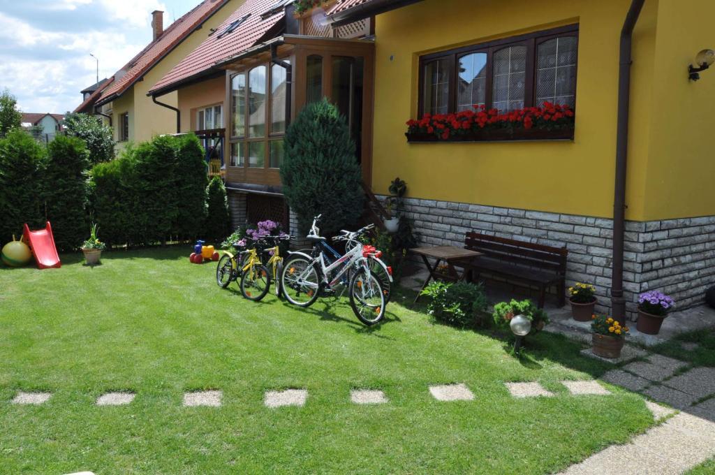 Vila House Family Hotell Poprad Eksteriør bilde