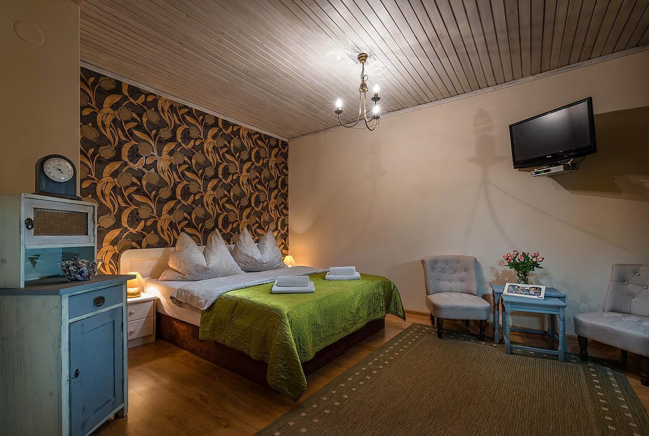 Vila House Family Hotell Poprad Eksteriør bilde